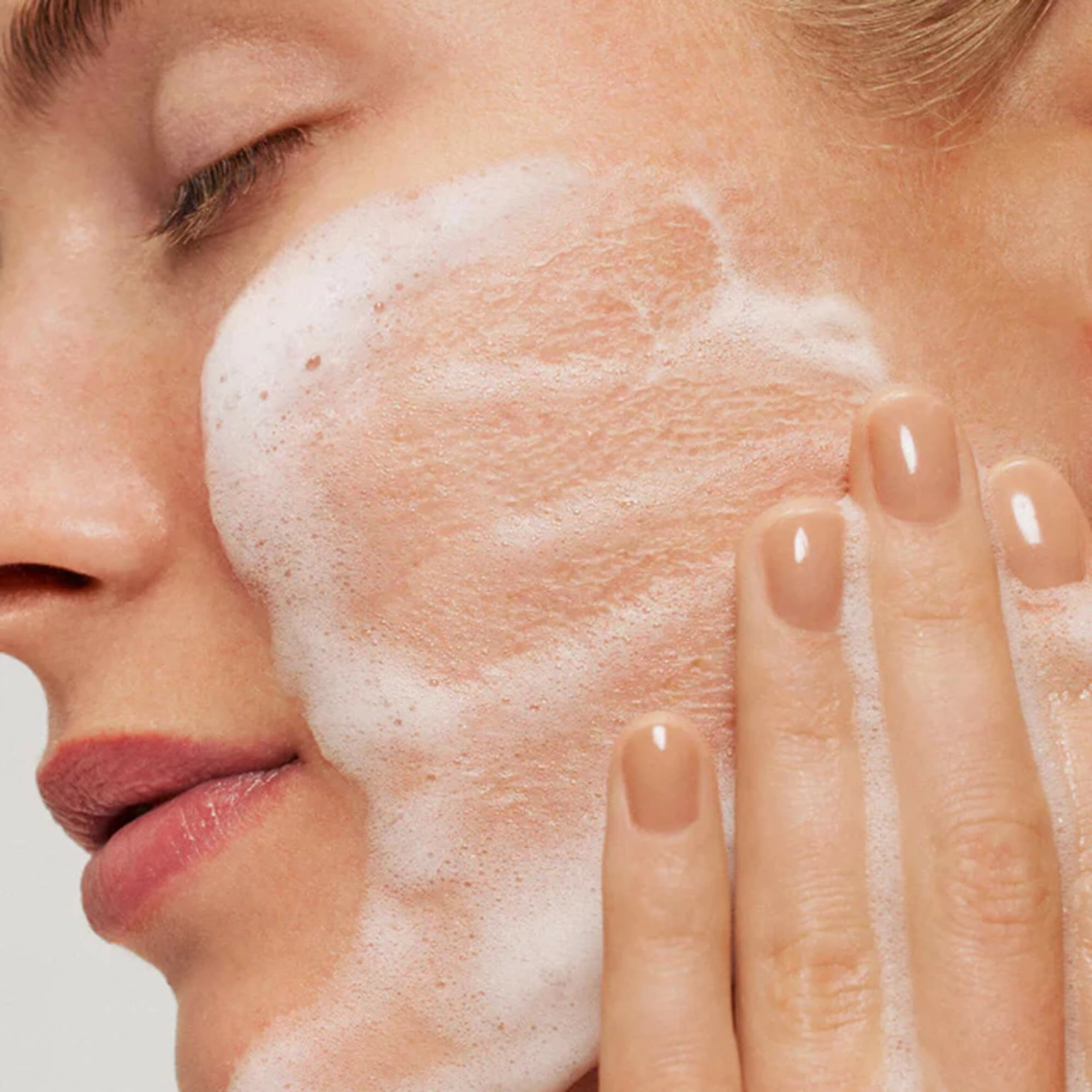 The Cleanse Soft Mousse Nettoyante Démaquillante – Image 2